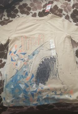 New boys size 12/14 shark tshirt