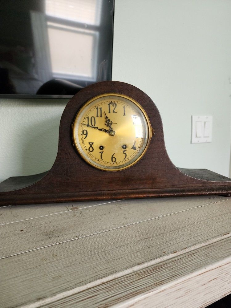 SETH THOMAS CLOCK CO. MANTEL CLOCK