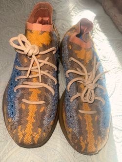 Yezzy’s size 10