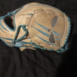 Shadow Pitching Glove 