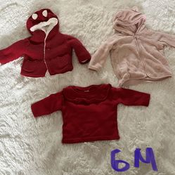 Baby’s Sweater Size 6 -9 Months