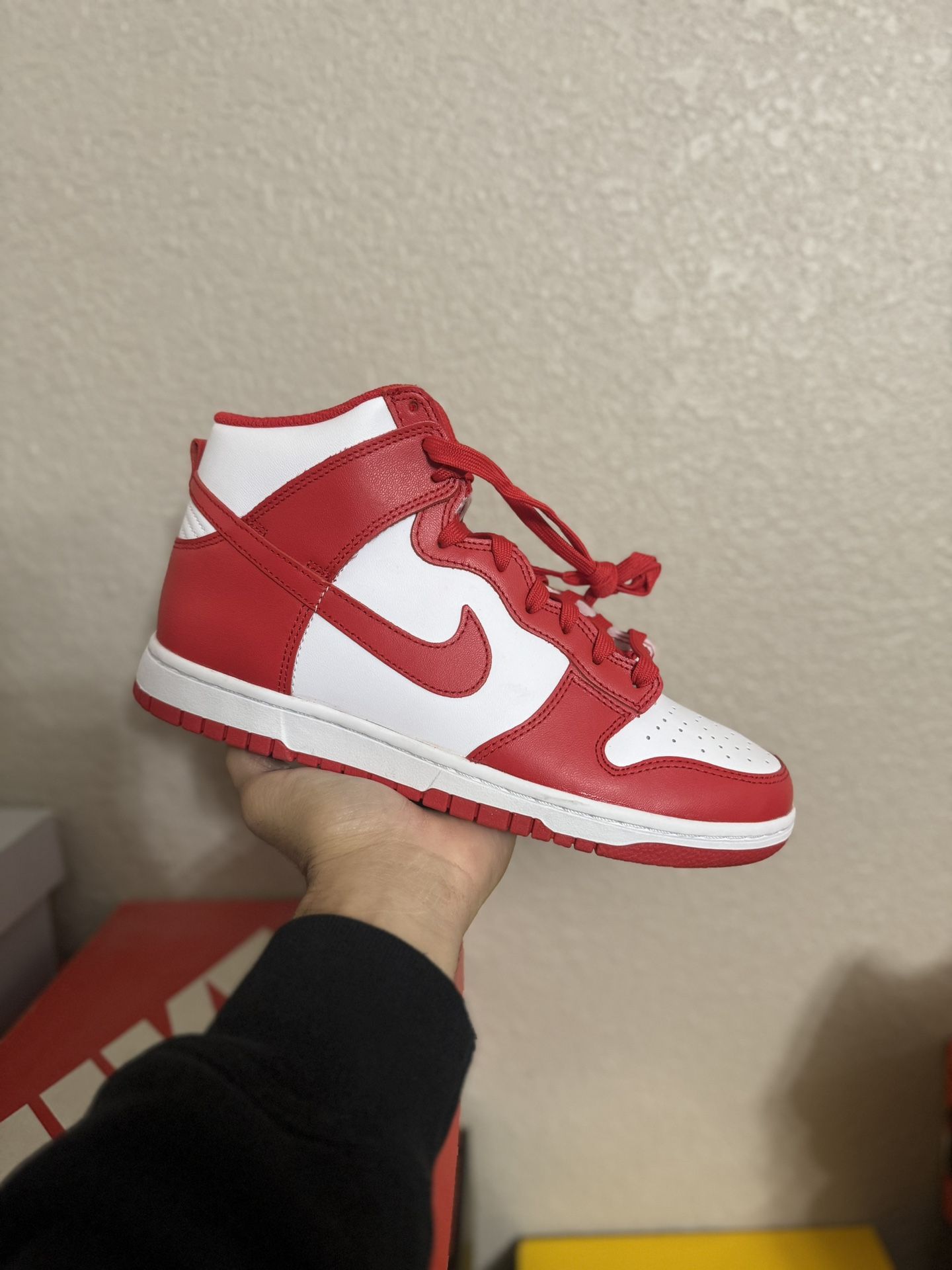 DS Nike Dunk High Championship White Red size 8.5