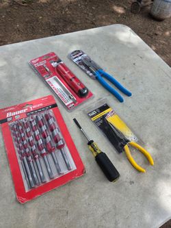 New tools everthing together $100 Firme low Ball will b ignored pick up only área jersey village 77O41