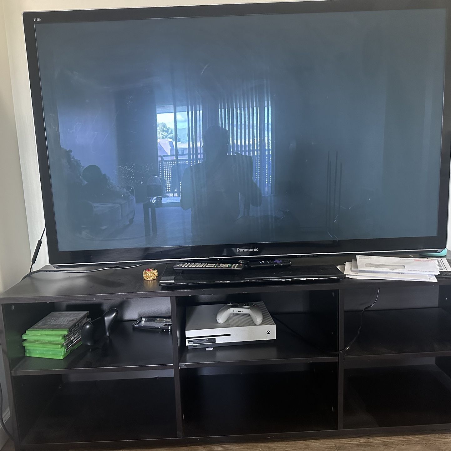 Panasonic 4K Smart Tv With With Table