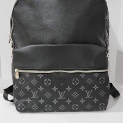 Louis Vuitton Discovery Monogram Eclipse Taiga Backpack
