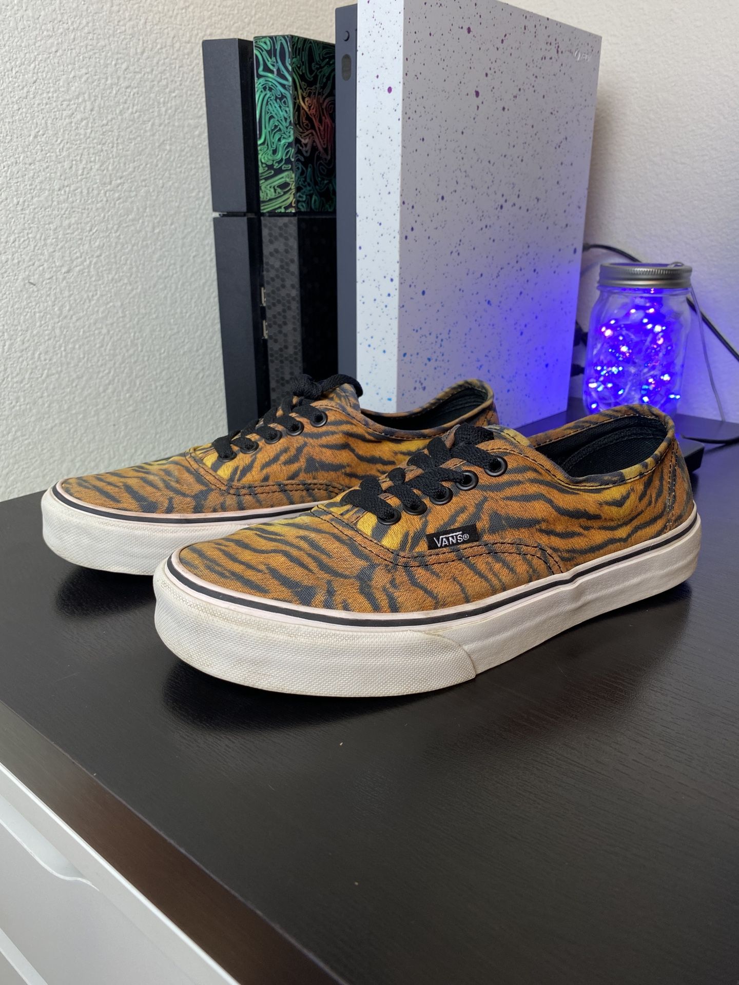 Tiger Print Vans Shoes (Men’s 7)