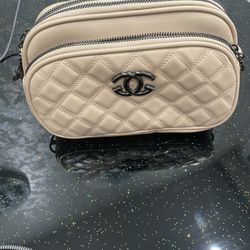 Women’s Crossbody Shoulder Bag, Medium - Beige.