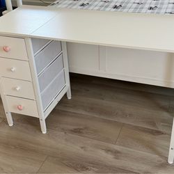 Kids table with drawers