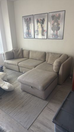 Four piece modular couch (can machine wash covers)