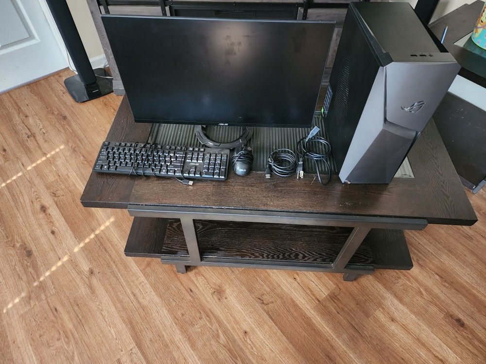 Asus Rog Strix Gaming Tower/Monitor