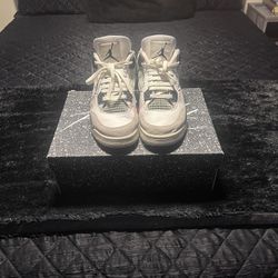 Jordan 4 Retro Military Black 