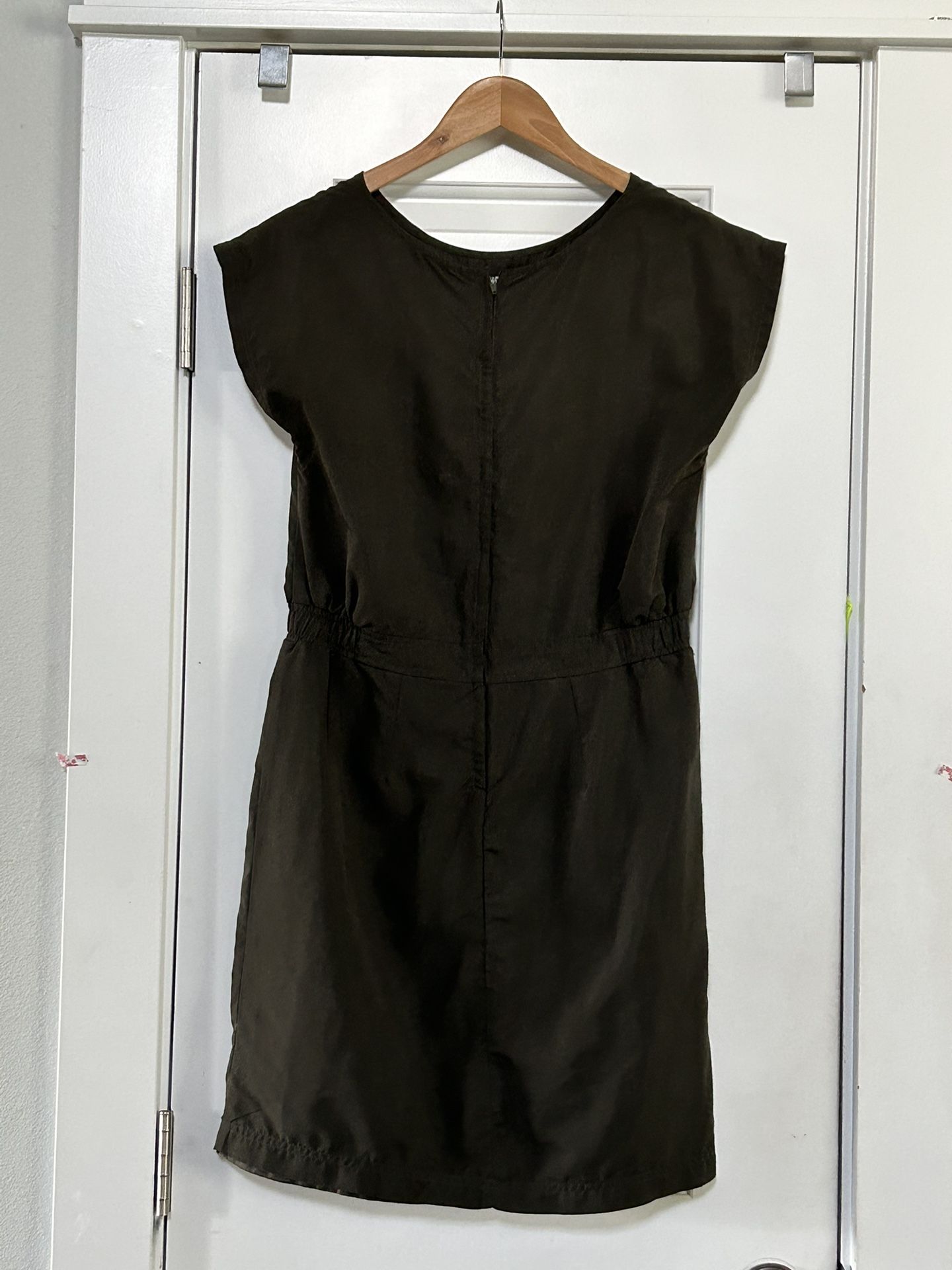 Women’s Dress Size 7/8 Medium