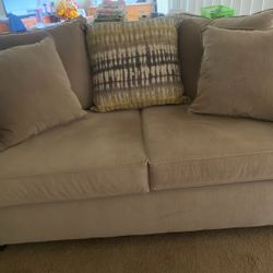 Loveseat 