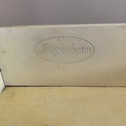 Shelving unit With Desk