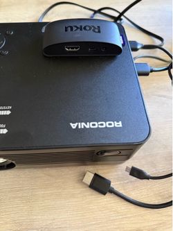 Projector 1080 Roconia with case and Roku