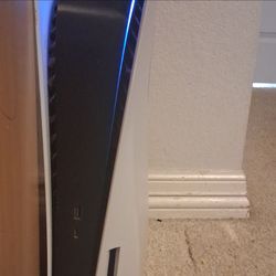 PlayStation 5 disc edition used for One Month l am selling it because I need money to help my dad
