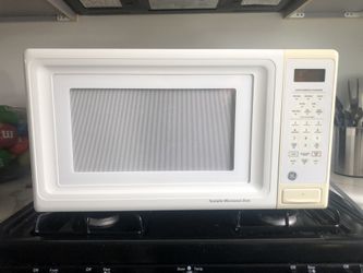 GE General Electric Large Microwave Works Perfect