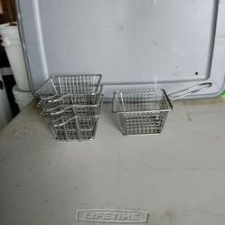 Wire basket for serving food- Price in description we have 16