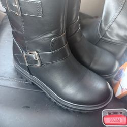 Women’s Boots 7.5