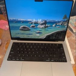 MacBook 14 Pro 5M--16GB / 512 