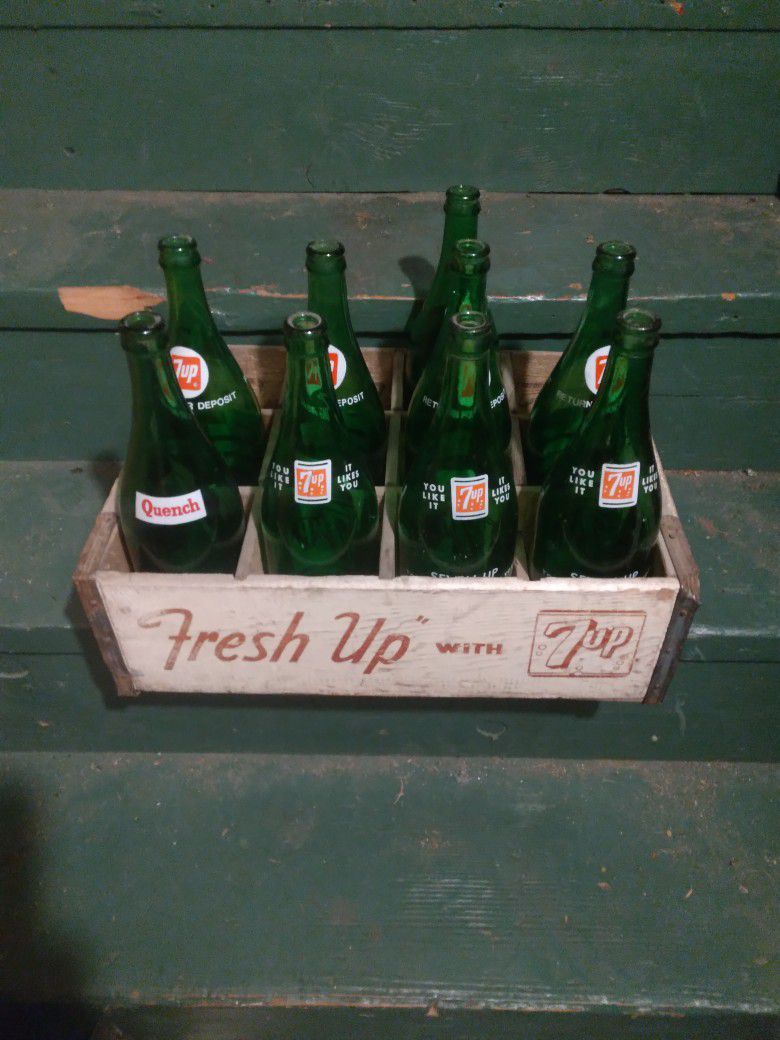 Vintage 7Up Bottles And Crate