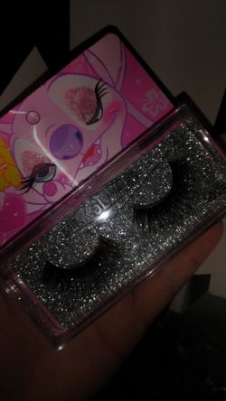 BULK PACKAGE OF LASHES 5 BOXES W/ 12 PAIRS IN EACH