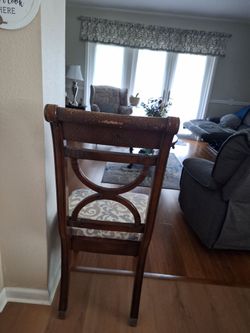 Kitchen table and 4 chairs