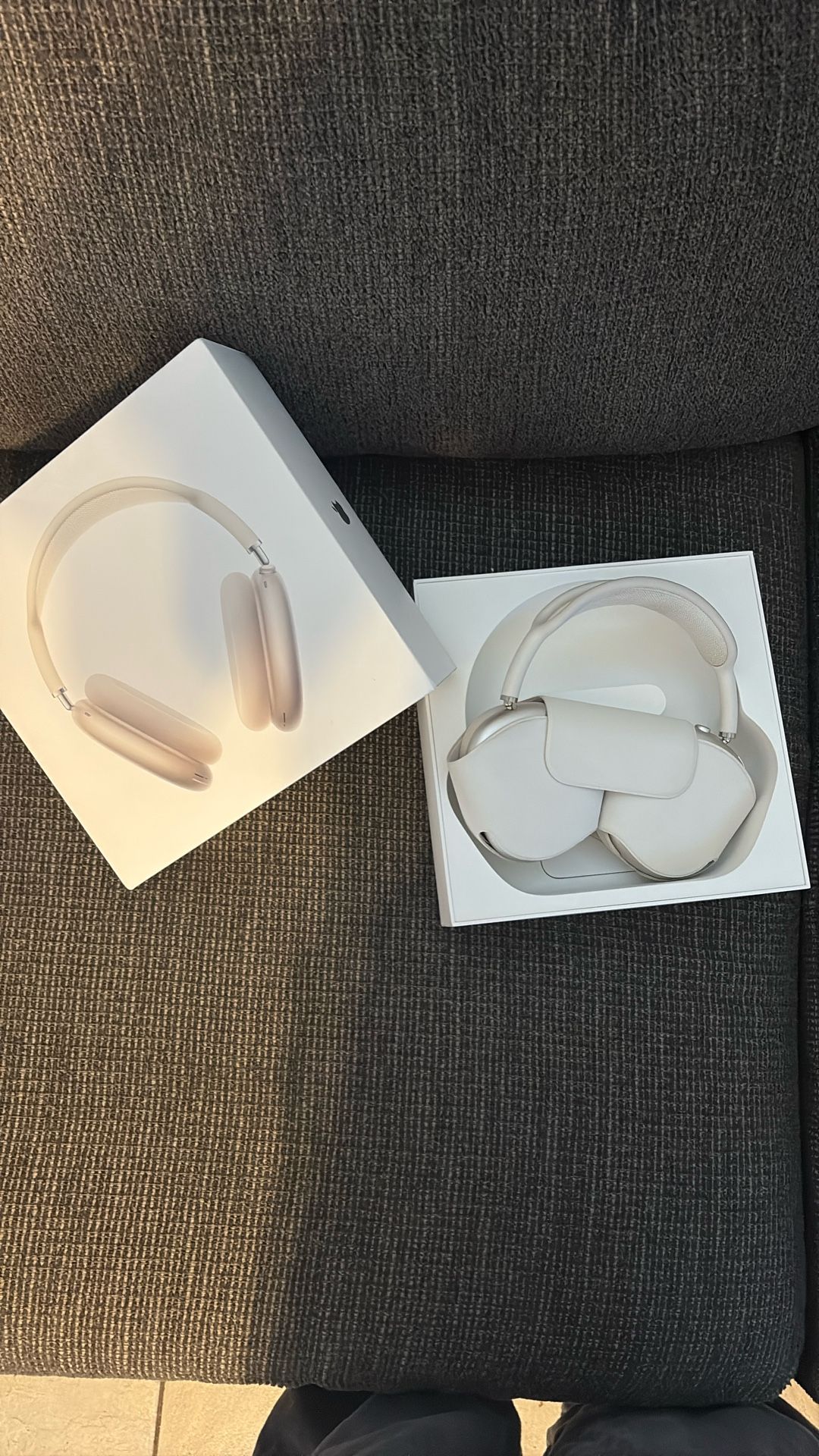 AirPod Max USB C Starlight