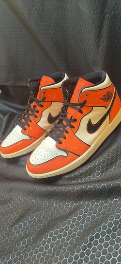 Nike Air Jordan’s Turf Orange size  9.5