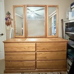 Oak Dresser with trifold mirror -6 drawers