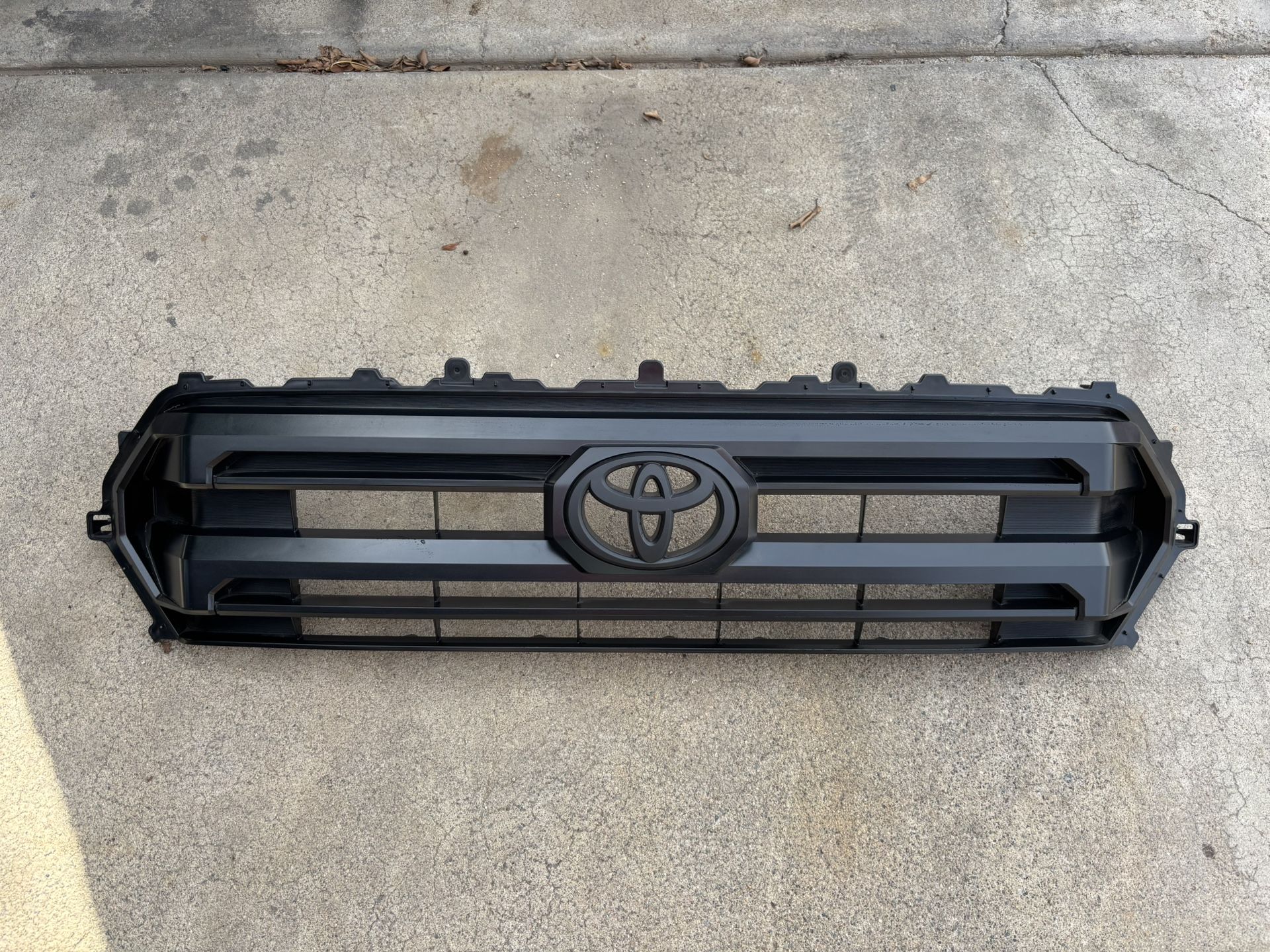 2024-2026 Toyota Tacoma Grille with Emblem