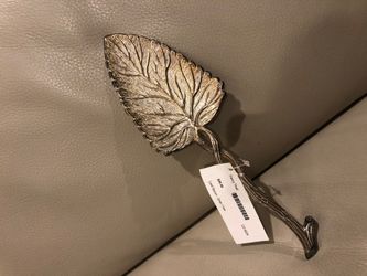Silver plated leaf spoon, server new