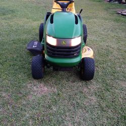 42 inch John Deere Lawn Tractor