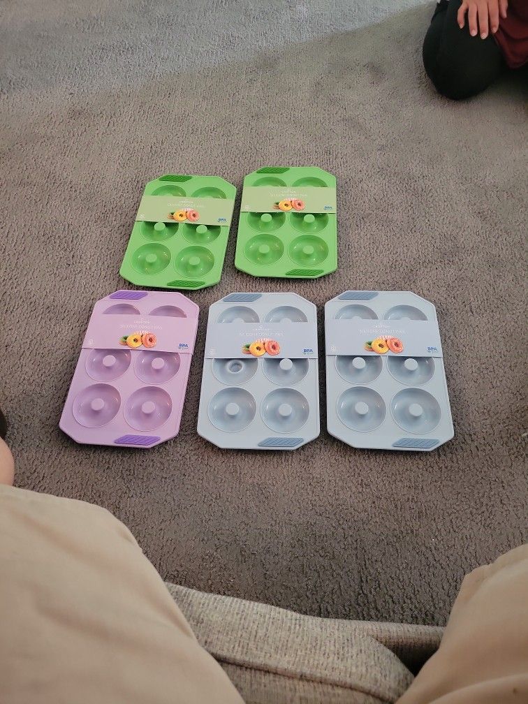 Crofton Silicone Donut Pan Brand New $ 10 each