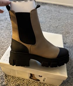 Women’s Water Repellent Boots