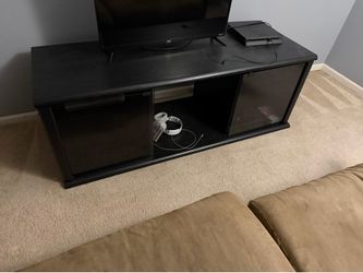 Entertainment / tv stand