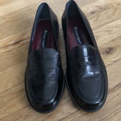 Etienne Aigner Black Leather Shoes Size 8,5M.