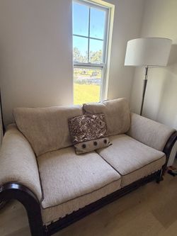 American signature Sofa