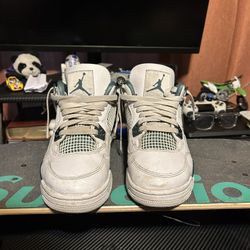 Jordan 4 Retro