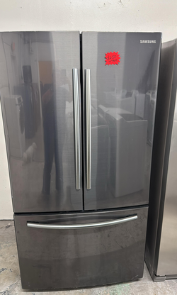 Samsung French Door Fridge – Black Stainless, Bottom Freezer