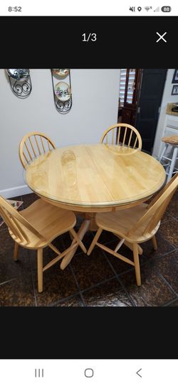 Table solid wood