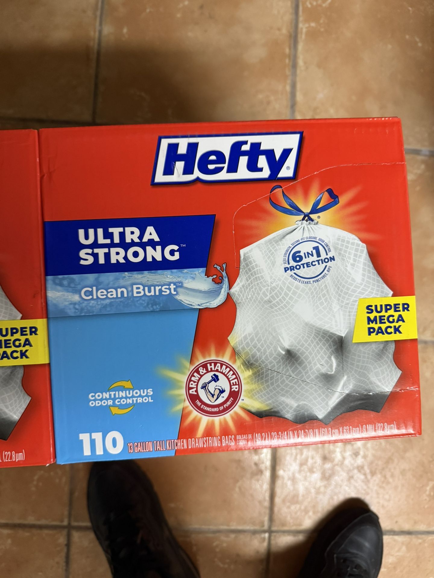 trash bags ultra strong Hefty