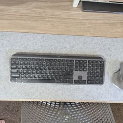 Logitech MX Keys