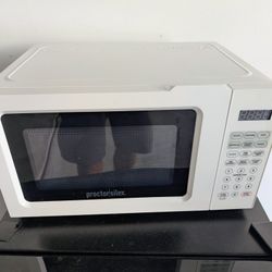 Proctor Silex 700w Countertop Microwave 