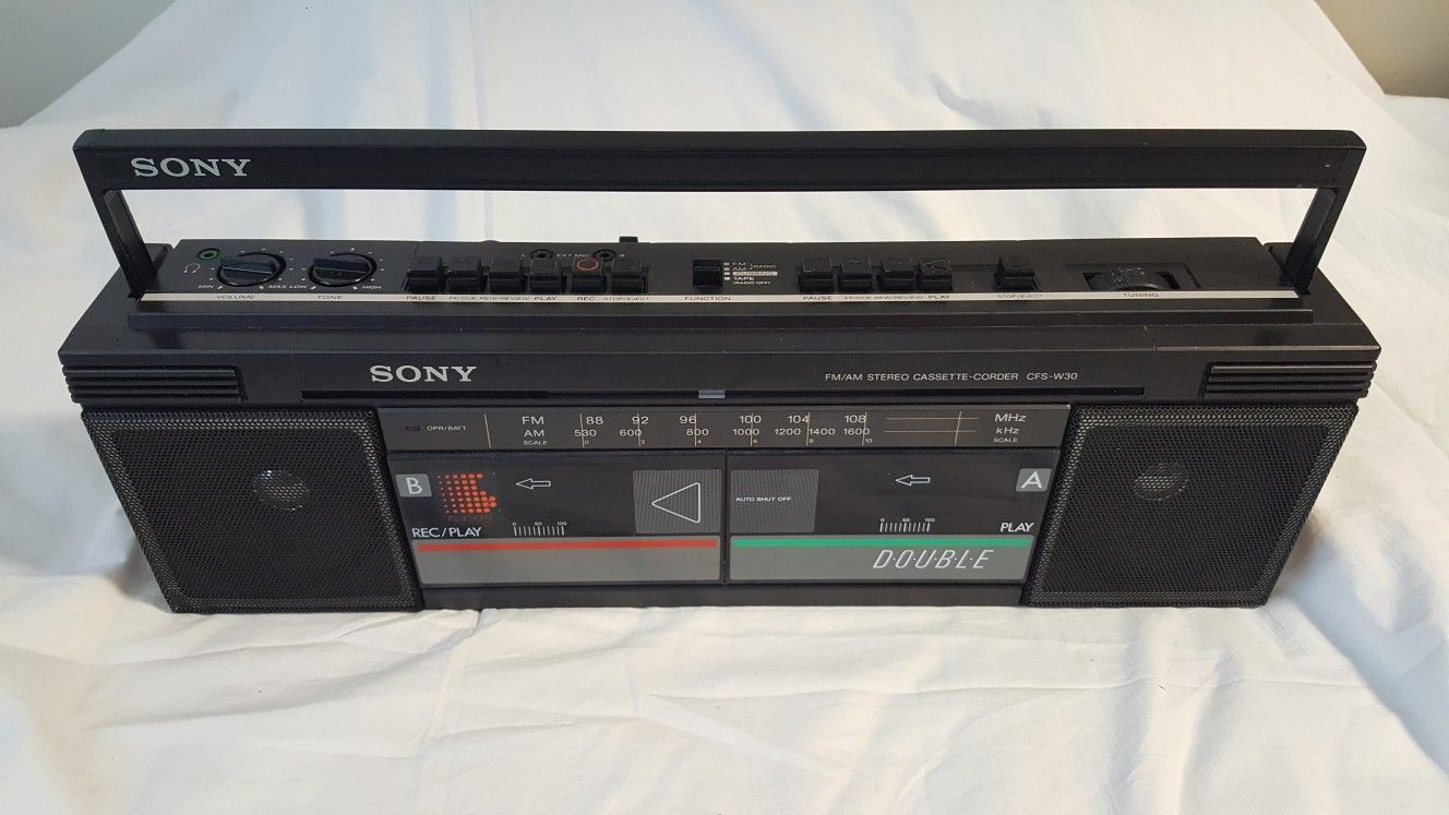Sony radio with cassette player CFS w30
