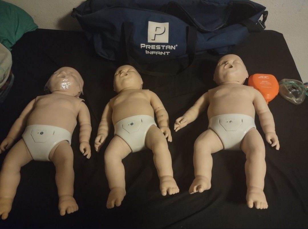 Three CPR Babies With Carrying Bag Will Not Separate