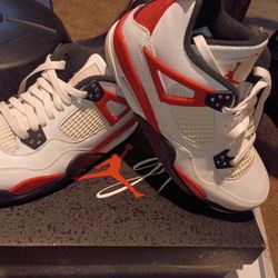 Jordan 4 Retro Red Cement 6.5 Youth 8 Womans