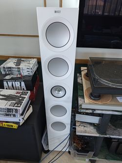 KEF R11 Meta floorstander pair (gloss white) excellent condition