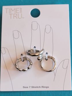 Silvertone Stretch Ring Set $4 (One Available)