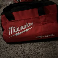 Milwaukee Drill Set FUEL 